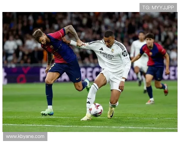 西甲第13轮开球时间:皇马晚上9点开打,巴萨凌晨4点进行 西甲第13轮开球时间:皇马晚上9点开打,巴萨凌晨4点进行